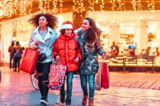 Holiday Shoppers Expected To Spend Record Amounts Despite Economic Uncertainties